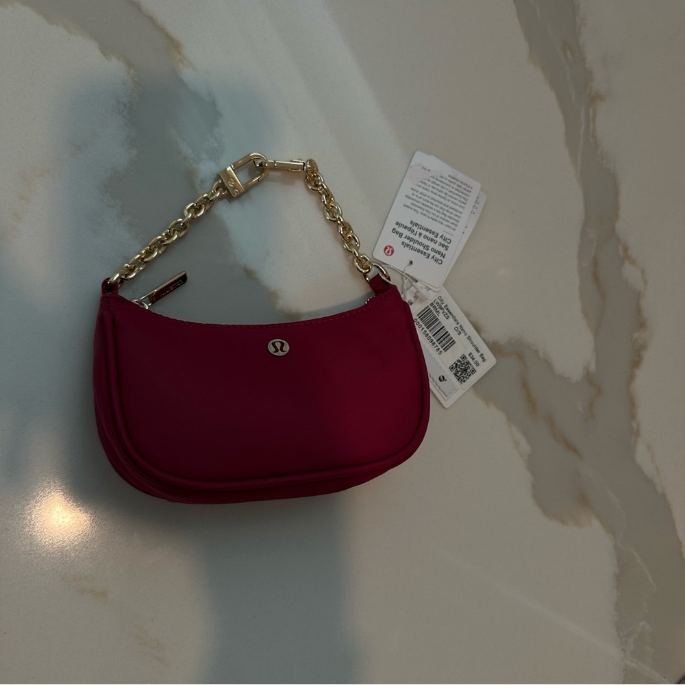 NWT Lululemon City Essentials Nano Shoulder Bag in Berry Rumble - Picture 2 of 3